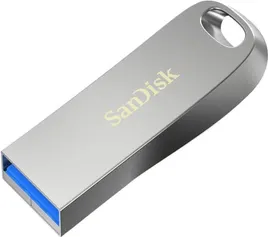 SanDisk Ultra Luxe USB stick 64GB σε ασημί χρώμα, πλευρική όψη με το λογότυπο SanDisk και τη θύρα USB 3.1 με μπλε χρώμα στο κάτω μέρος