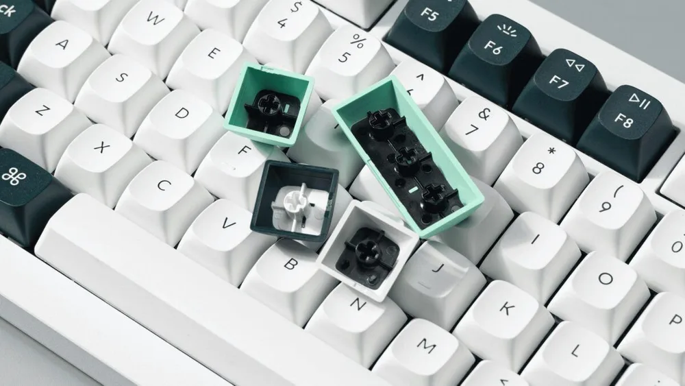 Keychron Q1 HE (Q1H-P1) QMK White Wireless Custom Hall Effect Keyboard Purple Switch 75% US Layout — εικόνα 3